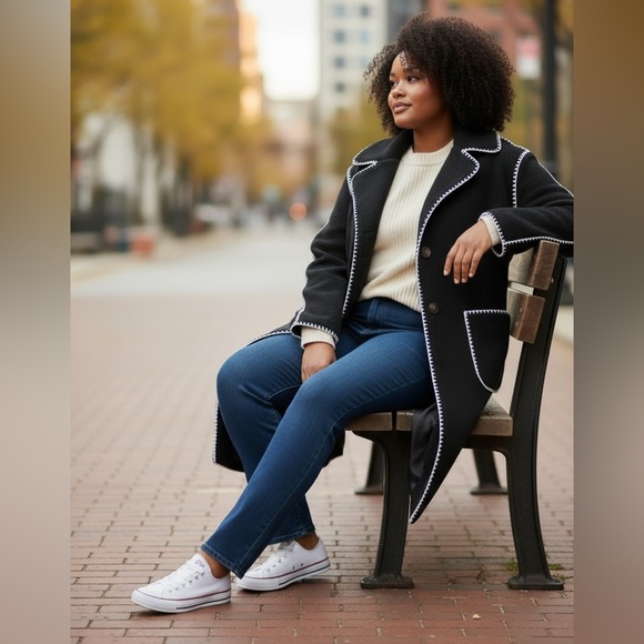 Bernardo Women's Black Teddy Coat with Cream Accents - Picture 2 of 6